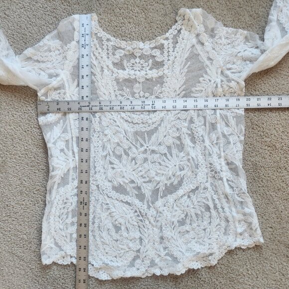 NWOT Lace top XS or S - Picture 3 of 6